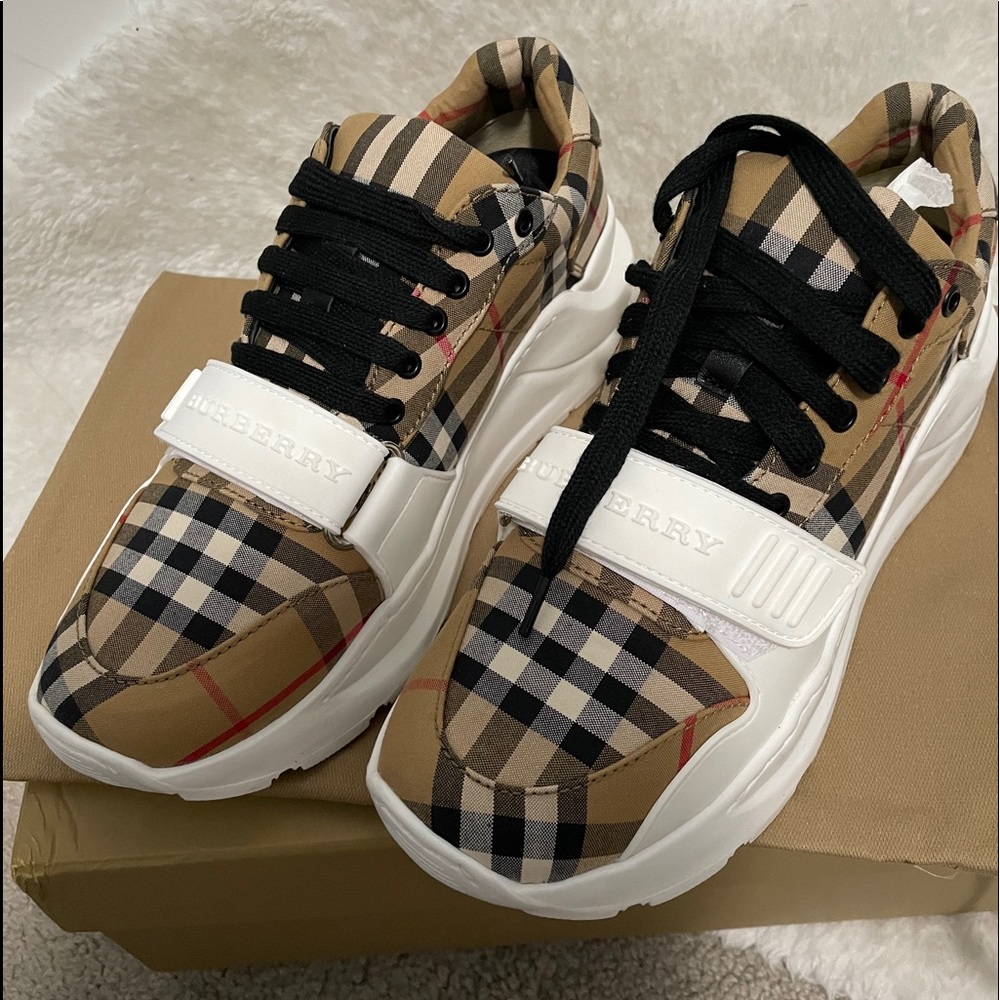 Burberry shoe
